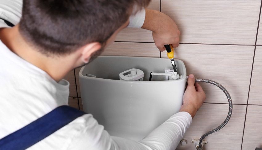 Het toiletreservoir vervangen: hier moet je op letten 