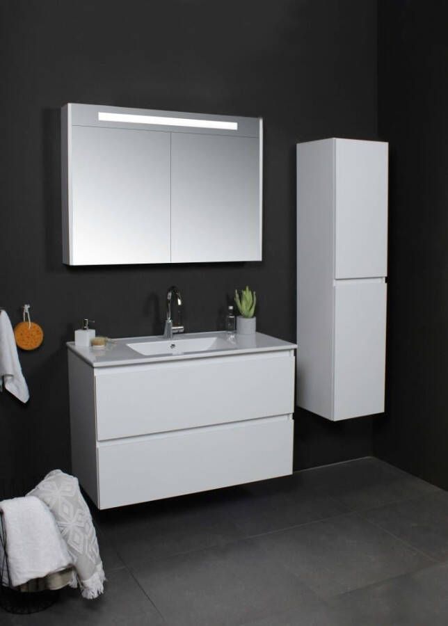 Basic Premium spiegelkast met geïntregeerde LED-verliching en spiegels aan buitenzijde op houten deuren 120 x 60 x 14 cm ice white