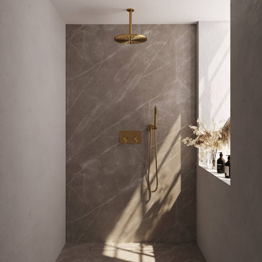 Brauer Gold Carving thermostatische inbouw regendouche met drukknoppen SET 54 met 30 cm douchekop en plafondarm en staaf handdouche en doucheslang en wandaansluitbocht goud geborsteld PVD