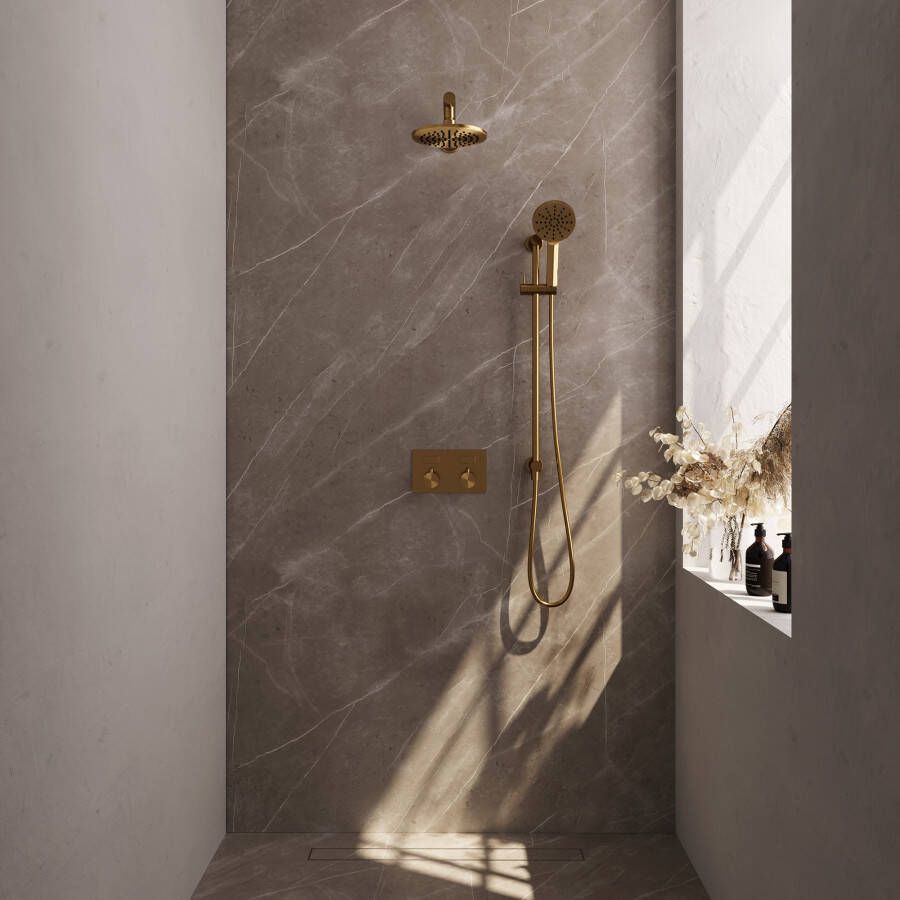 Brauer Gold Carving thermostatische inbouw regendouche met drukknoppen SET 67 met 20 cm douchekop en rechte muurarm en 3-standen handdouche en doucheslang en geïntegreerde glijstang goud geborsteld PVD