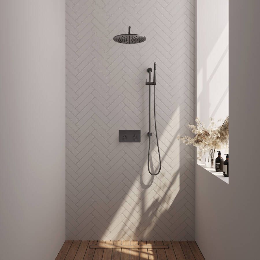 Brauer Gunmetal Edition thermostatische inbouw regendouche met drukknoppen SET 64 met 30 cm douchekop en gebogen muurarm en staaf handdouche en doucheslang en geïntegreerde glijstang gunmetal geborsteld PVD