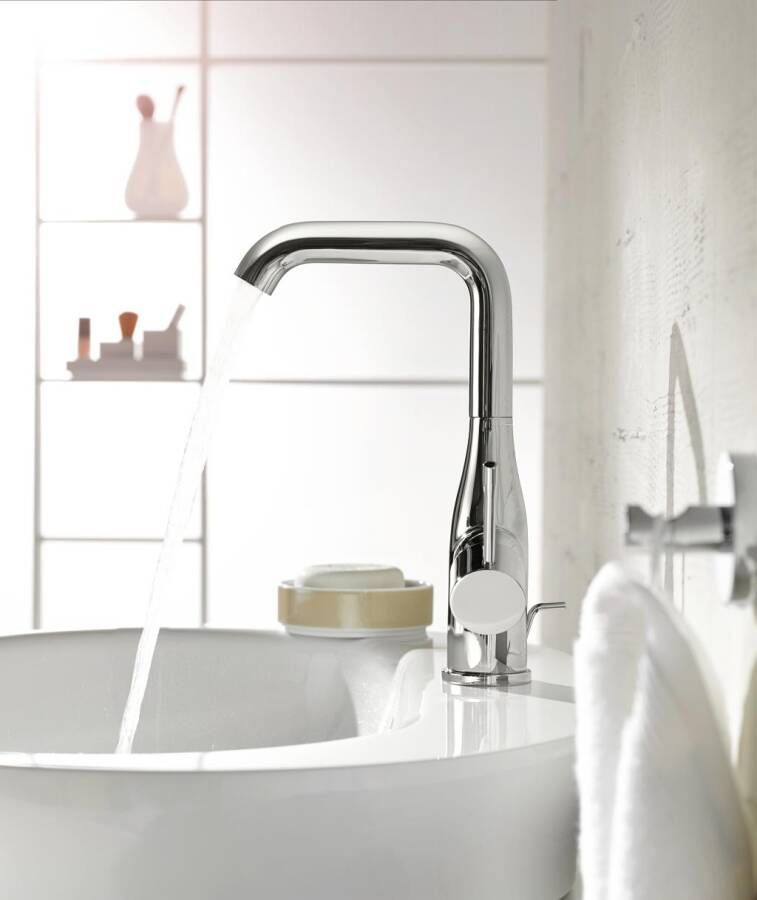 Grohe Essence hoge wastafelkraan L-size met draaibare uitloop en trekwaste Supersteel