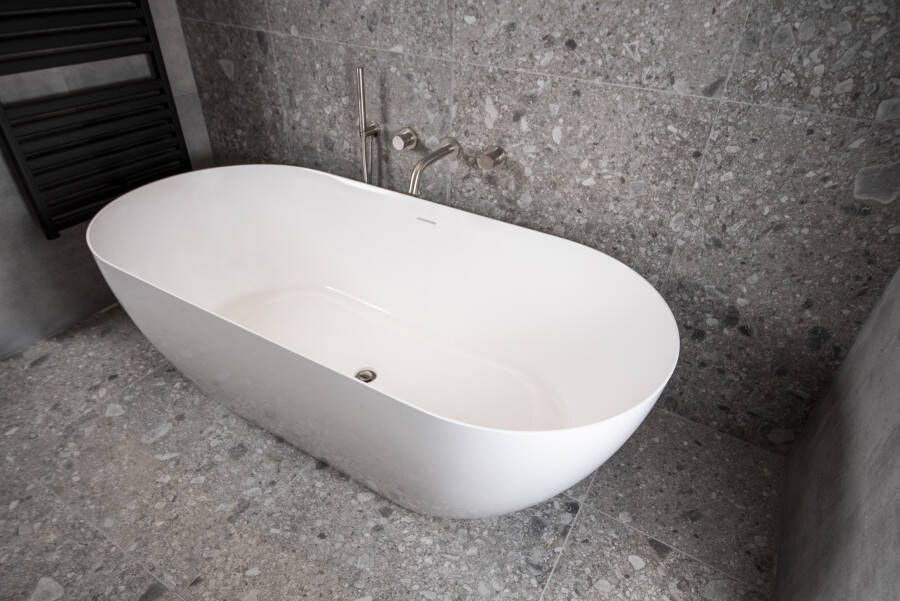 Luca Sanitair Luca Vasca vrijstaand bad met dunne rand 175x80cm ovaal Mineral Stone glans wit