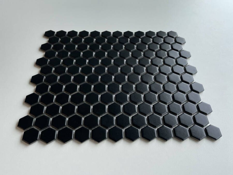 The Mosaic Factory Barcelona mozaïektegel hexagon 2 3x2 6cm Black Matt