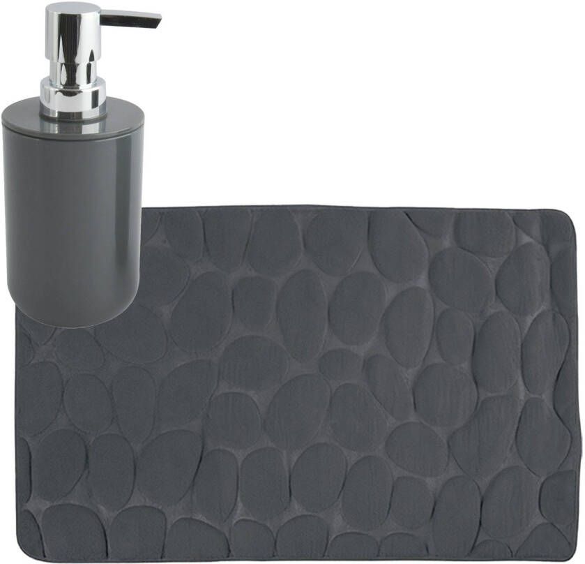 MSV badkamer droogloop mat tapijt Kiezel 50 x 80 cm zelfde kleur zeeppompje donkergrijs Badmatjes