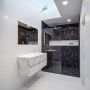 Mondiaz VICA Badkamermeubelset 120cm 2 lades wasbak Cloud rechts 1 kraangat solid surface carrara marmer PC75341596 - Thumbnail 2