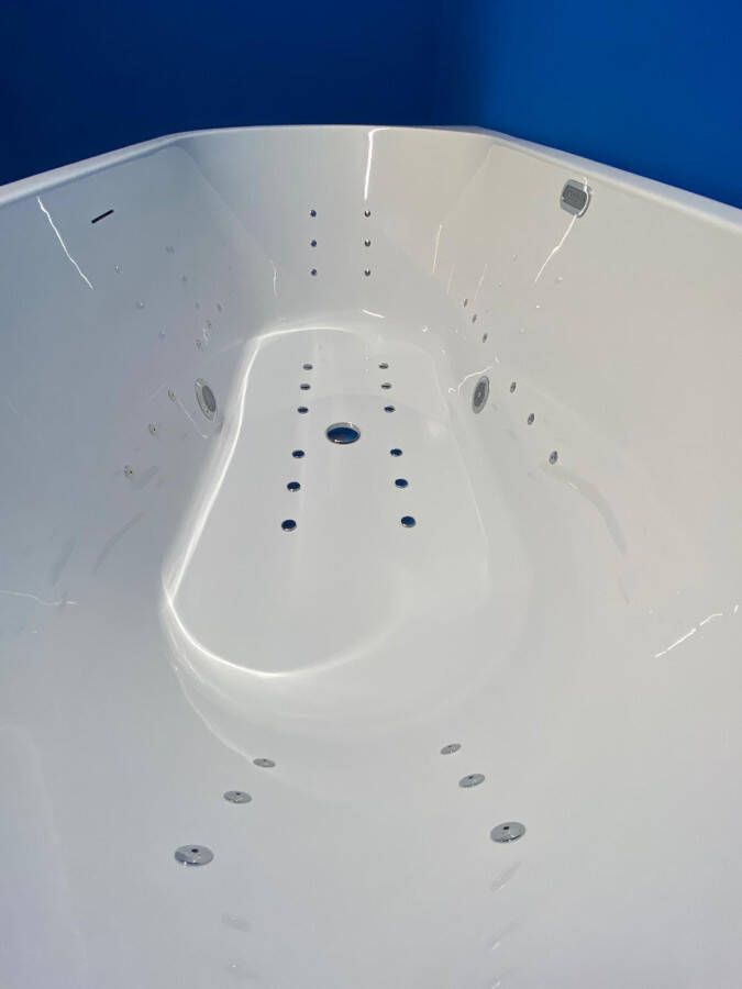 Wiesbaden half vrijstaand bubbelbad Advance systeem 170x75 wit