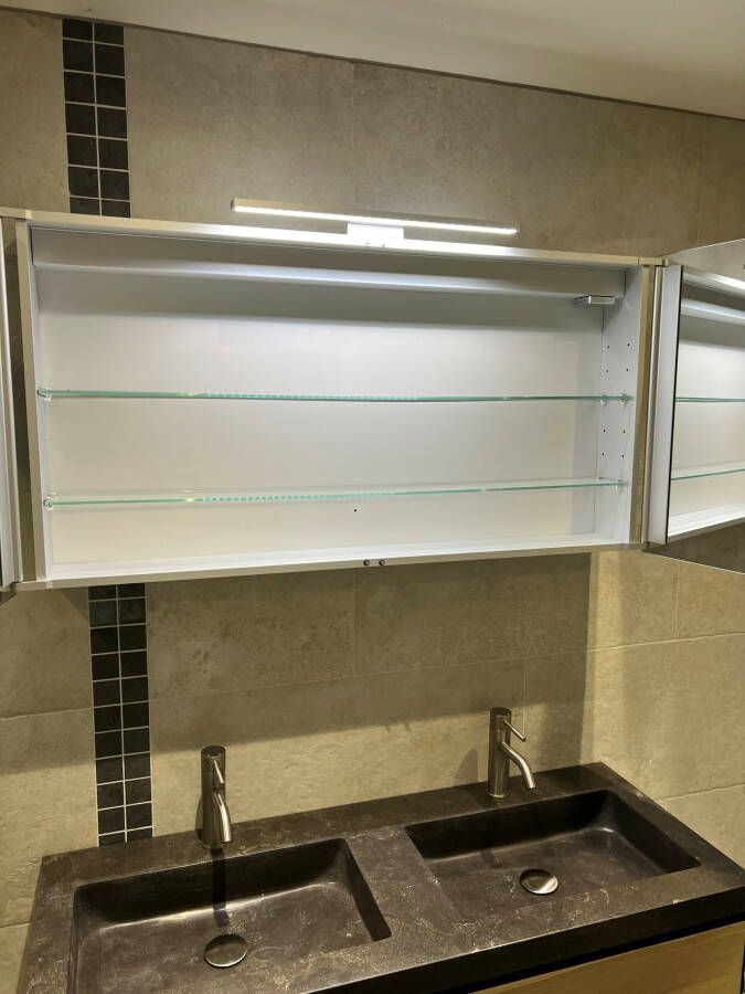 Wiesbaden spiegelkast met LED verlichting 100x60 cm aluminium