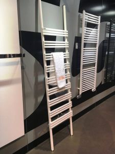 Instamat Iskol radiator 50x210 wandmontage met flexibele aansluitslangen wit