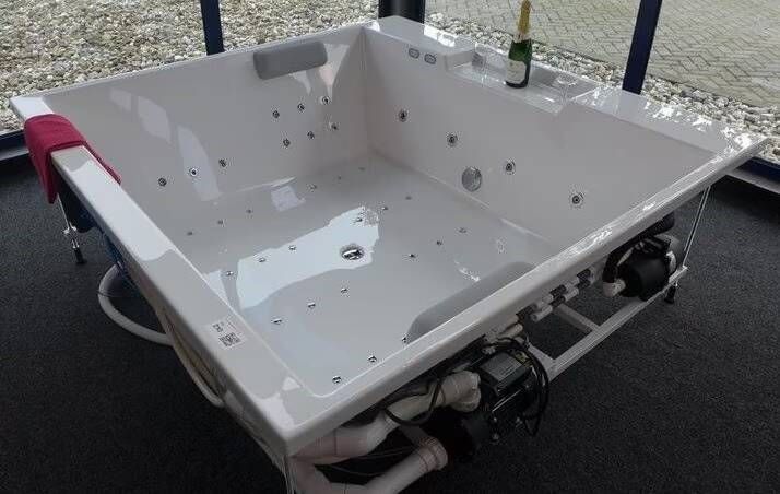 Polysan Bubbelbad Came 175×175 vierkant wit 4 persoons bubbelbad - Foto 2