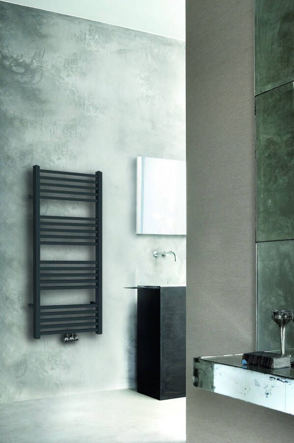 Wiesbaden Designradiator Tower 119x60cm 732 Watt Mat Zwart Middenonderaansluiting