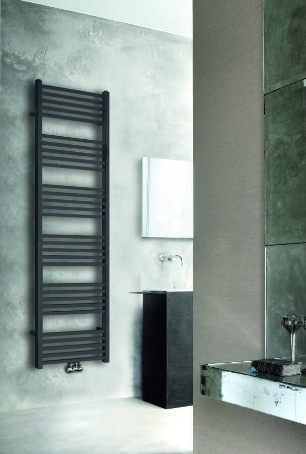 Wiesbaden Designradiator Tower 182x60cm 1098 Watt Mat Zwart Middenonderaansluiting
