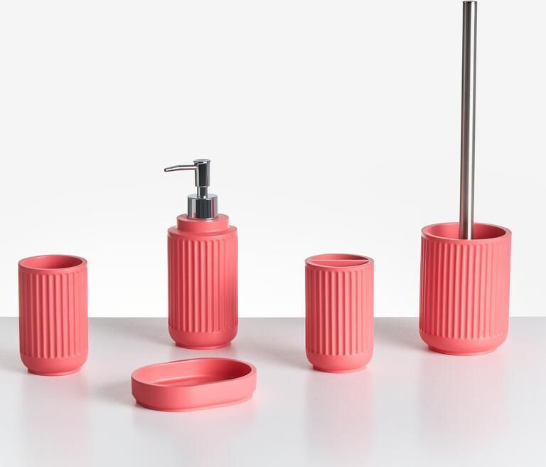 Beliani HUARMEY Badkameraccessoireset Rood Polyresin