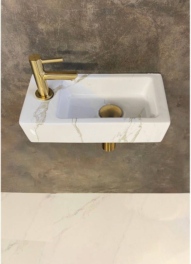 Wiesbaden Fonteinset Mini-Rhea Rechthoek Links 36x18x9cm Keramiek Glans Wit Marmerlook Goud Toiletkraan Amador Sifon Plug Bevestigingsset