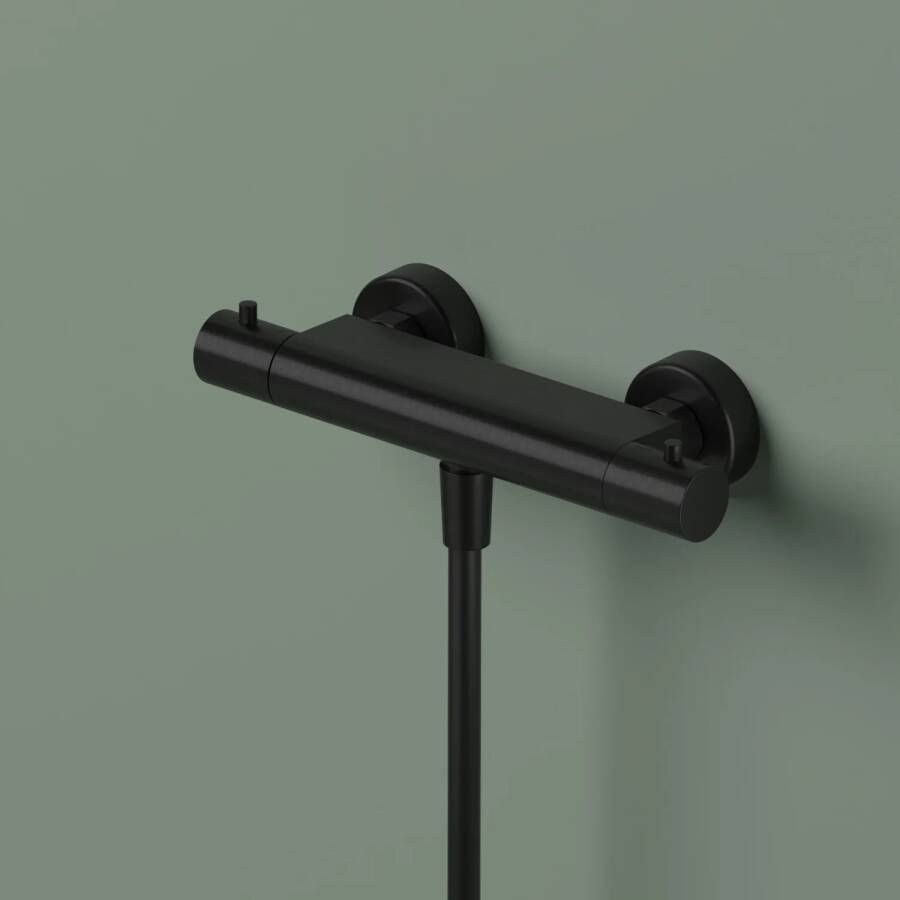 Hotbath Thermostatische Douchemengkraan Ace Met 1 2 Doucheslang Onder aansluiting 26.6 cm Geborsteld Zwart PVD