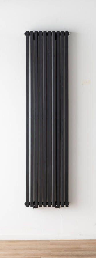 Sanifun design radiator Tom 180 x 45 Zwart Dubbele.