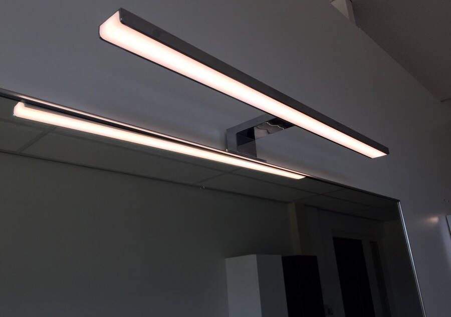 Wiesbaden Spiegelverlichting Edge | 30x4 cm | Rechthoekig | Directe LED verlichting