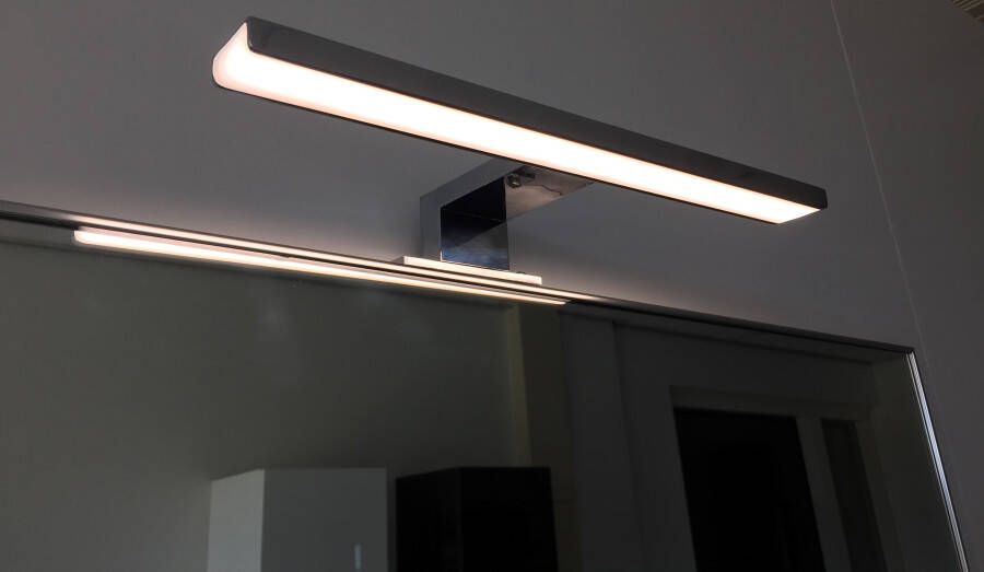 Wiesbaden Spiegelverlichting Edge | 30x4 cm | Rechthoekig | Directe LED verlichting