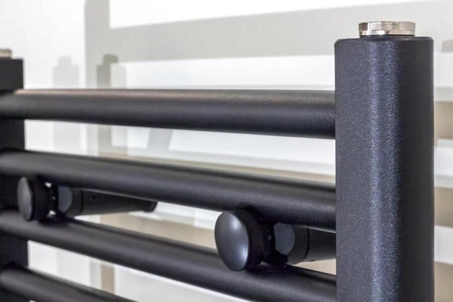 Belrad Handdoekradiator | 180x60 cm | CV radiator | Midden aansluiting | 944 watt | Zwart mat geborsteld - Foto 2