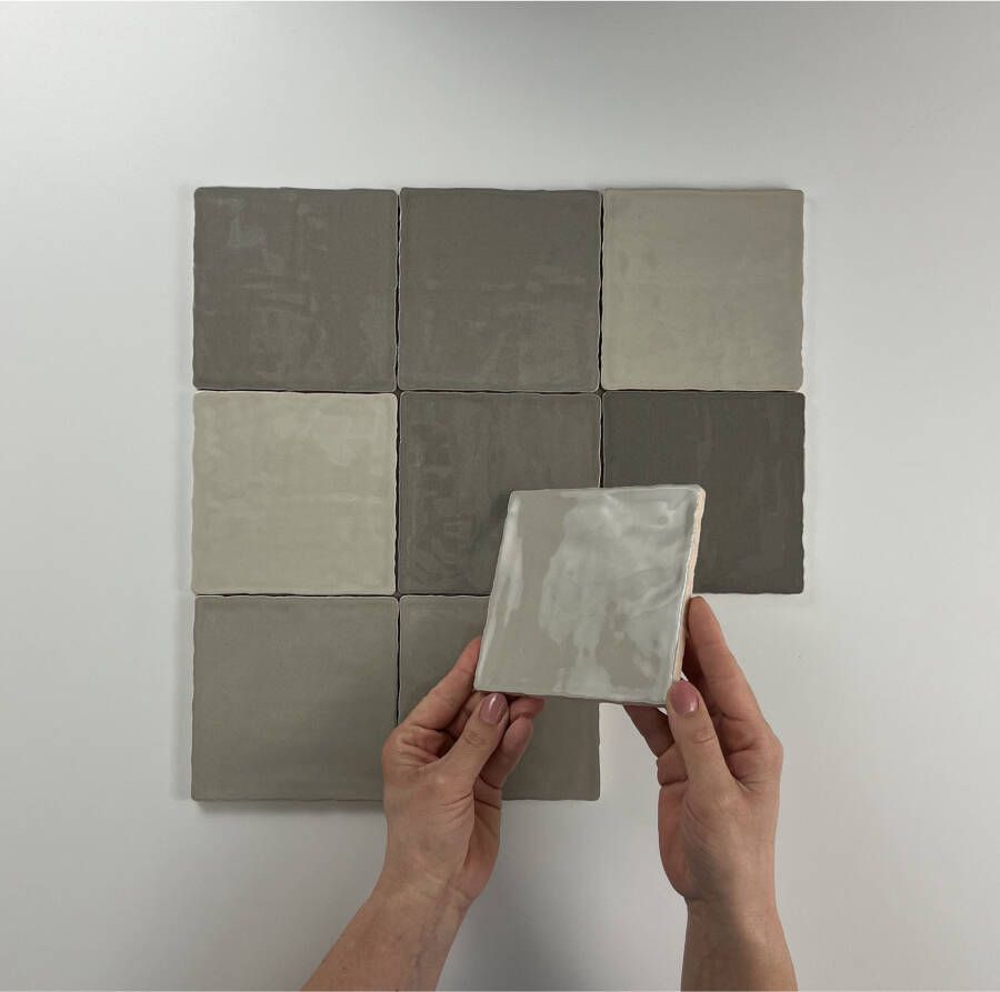 By Goof Moos Wandtegel | 13x13 cm | Vintage | Glans Taupe