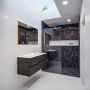 Mondiaz Vica Cloud badmeubel eiken donker bruin 120 cm 2 lades solid surface enkele spoelbak rechts zonder kraangat - Thumbnail 2