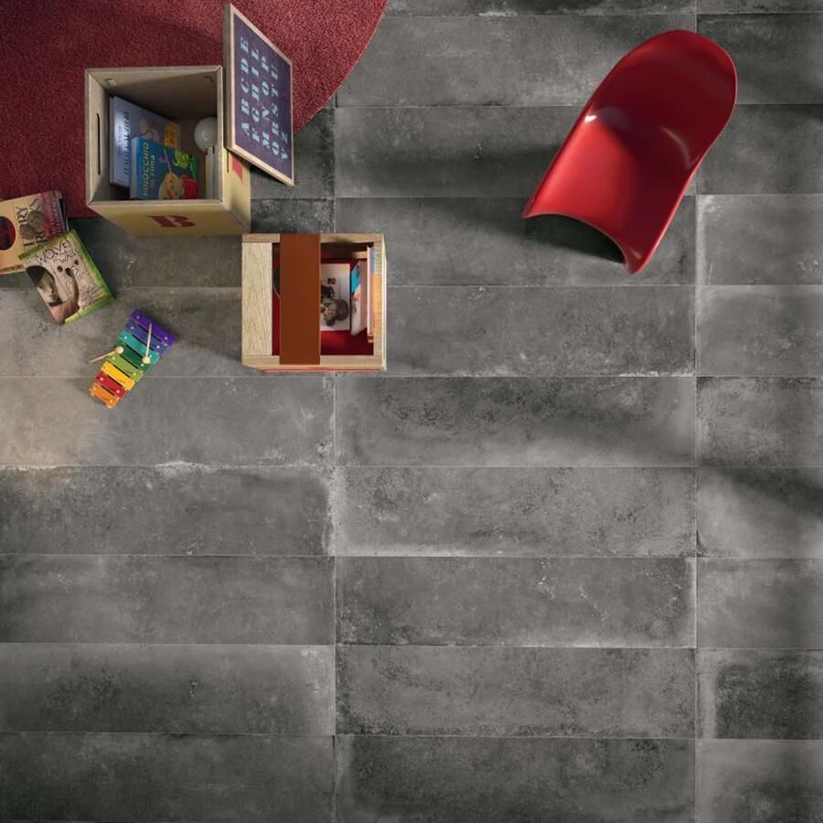 Flaviker Backstage Graphite vloertegel beton look 40x80 cm antraciet mat