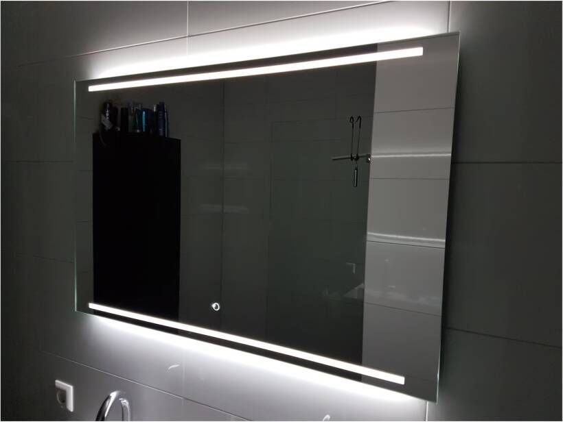 Hipp Design Badkamerspiegel SPV7000 | 100x70 cm | Directe LED verlichting | Touch button | Met spiegelverwarming