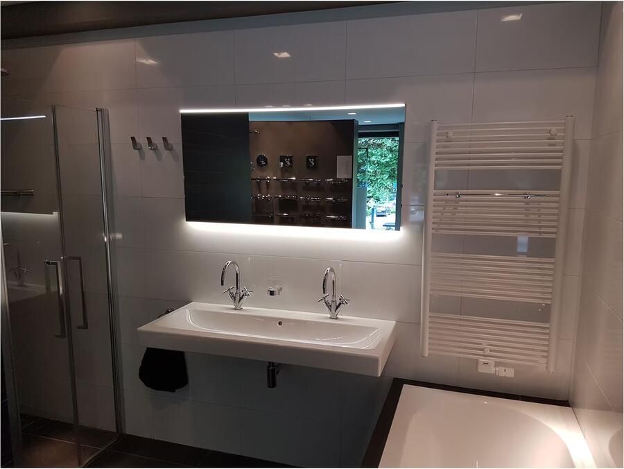 Hipp Design Badkamerspiegel SPV11000 | 80x70 cm | Directe en indirecte LED verlichting | Touch button | Met spiegelverwarming - Foto 3