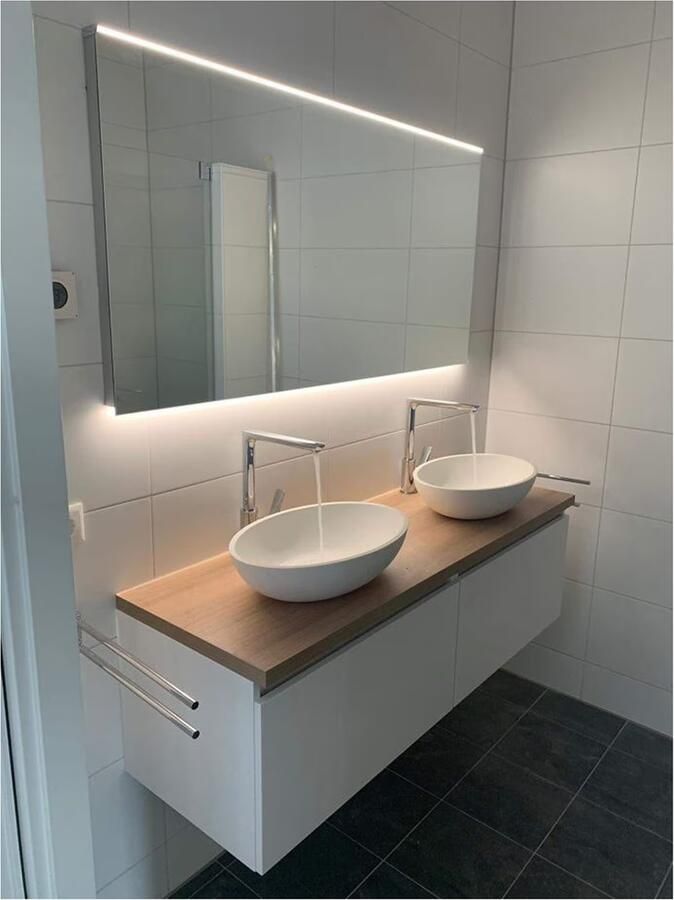 Hipp Design Badkamerspiegel SPV11000 | 80x70 cm | Directe en indirecte LED verlichting | Touch button | Met spiegelverwarming - Foto 2