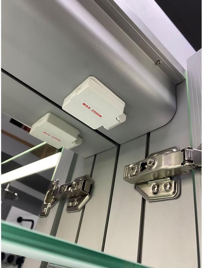 Hipp Design Spiegelkast SPK41000 | 160x70x14 cm | 3 Deuren | Directe LED verlichting | Aluminium | Met spiegelverwarming - Foto 2