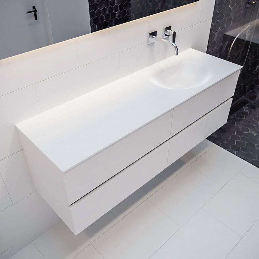 Mondiaz Vica Moon badmeubel wit mat 150 cm 4 lades solid surface enkele spoelbak rechts zonder kraangat