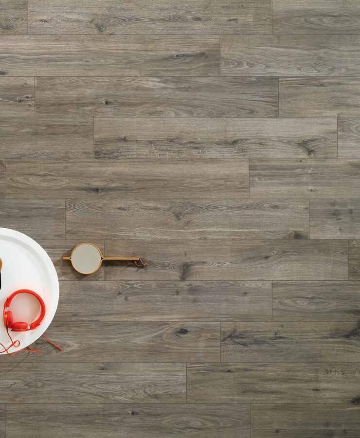 Novabell Eiche Timber vloertegel hout look 26x160 cm eiken donker mat