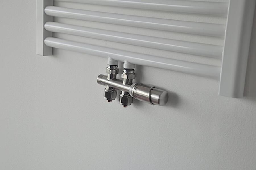 Wiesbaden Onderblok Radiatoraansluitset 16x2 0 + 15 Knel Recht Geborsteld Staal Onderblok Radiatoraansluitset 16x2 0 + 15 Knel Recht