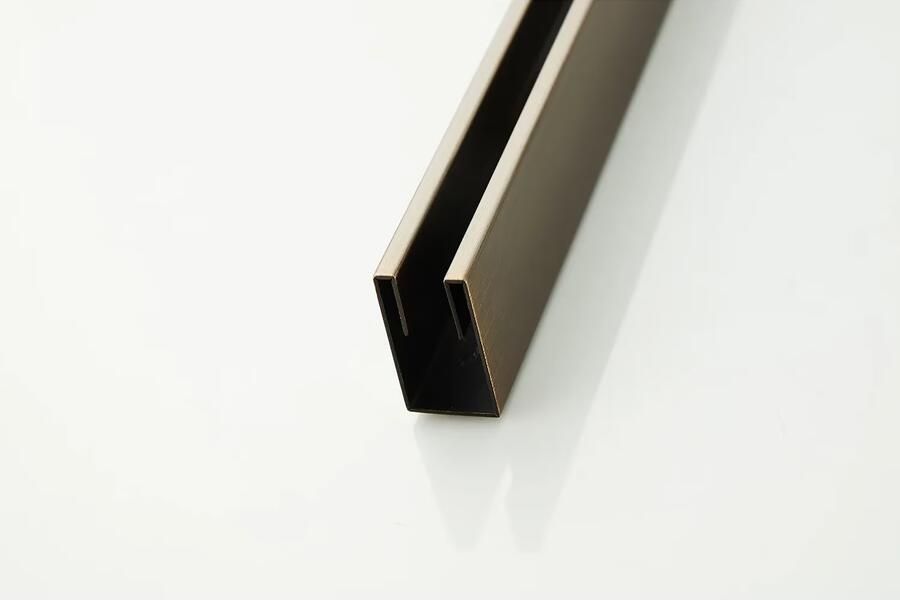 SaniClear Inloopdouche Blurred | 140x200 cm | Nano | Matglas | Verouderd messing beslag