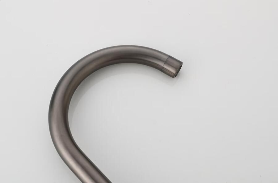 SaniClear Vrijstaande badkraan Iron Pro | Hoogte uitloop 100 cm | Draaibare uitloop | Mengkraan | Rond | Verouderd ijzer Gunmetal - Foto 2