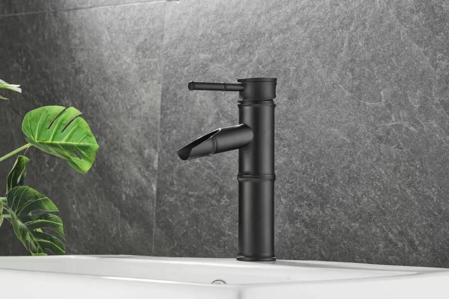 SaniClear Wastafelkraan Bamboo | Opbouw | Koudwater kraan | Hoog model | Waterval uitloop | Zwart