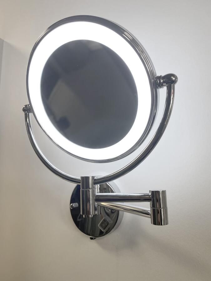 Wiesbaden Scheerspiegel Cleopatra 20x20cm Geintegreerde LED Verlichting Kantelbaar x5 Vergroting Lichtschakelaar Hoogglans Chroom - Foto 4