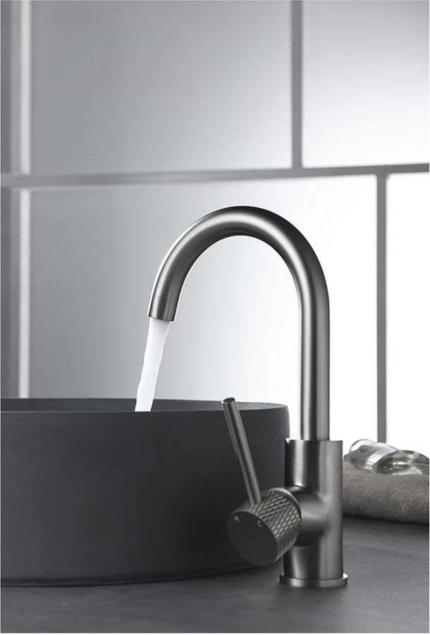 Wiesbaden Wastafelkraan Ribbd | Opbouw | Draaibare uitloop | Mengkraan | Hoog model | 1-hendel | Rond | Geborsteld staal PVD