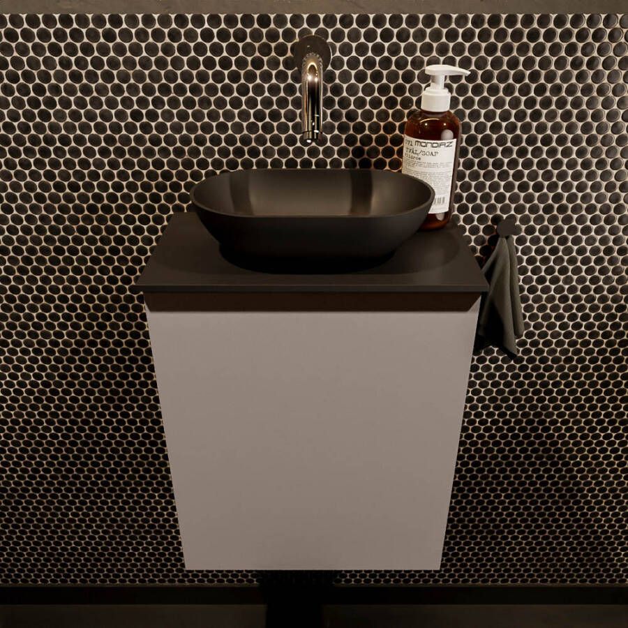 Mondiaz Fowy toiletmeubel 40x50x23cm smoke mat 0 kraangaten wasbak: midden 1 deur solid surface met blad MDF kleur wasbak: zwart FOWY59003smokeurban