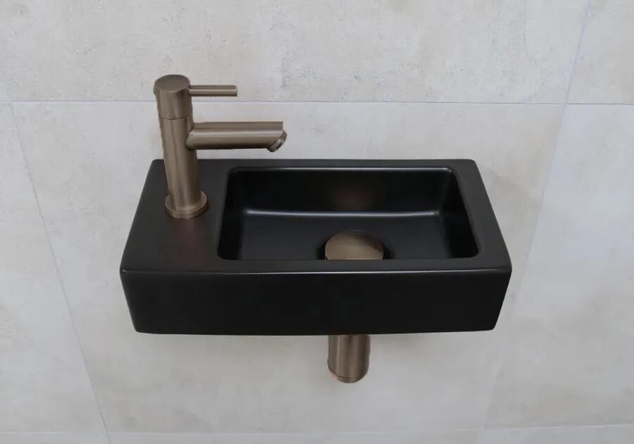 Mueller Mini Rhea fonteinset mat zwart met verouderd messing fonteinkraan links