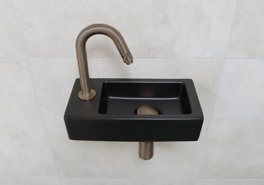 Mueller Mini Rhea fonteinset mat zwart met verouderd messing gebogen fonteinkraan links