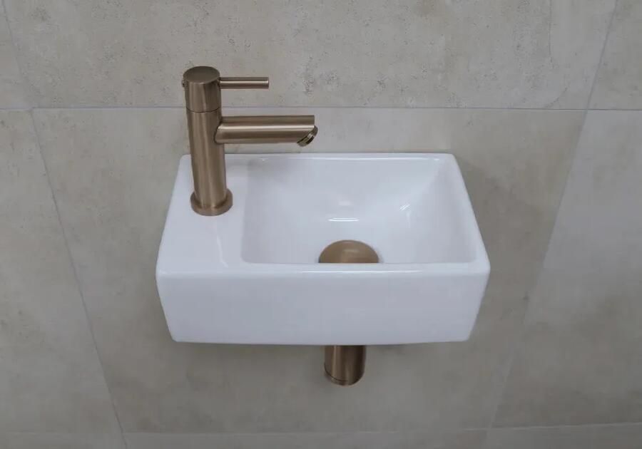 Mueller Rhea XXS fonteinsetje wit glans met rechte verouderd messing kraan links