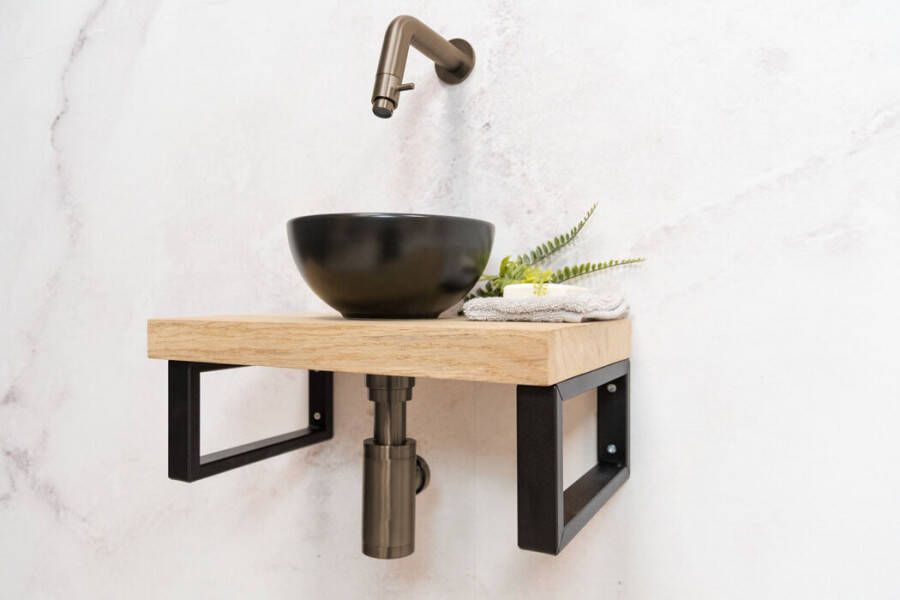 Saniclear Baru fonteinset met eiken plank zwarte waskom en kraan in verouderd messing voor in het toilet