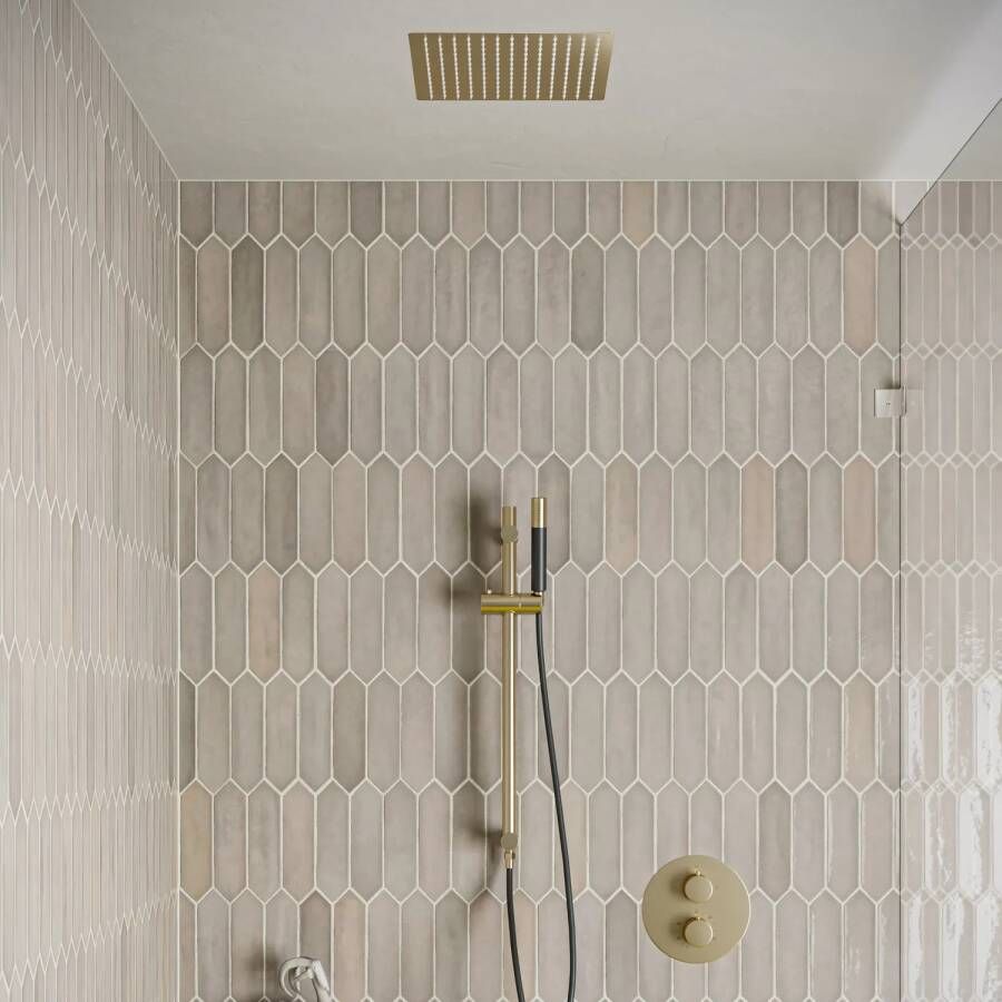Saniclear Cube Pro inbouw regendouche rond met inbouw douchekop 30x30cm glijstang en staafhanddouche geborsteld messing mat goud