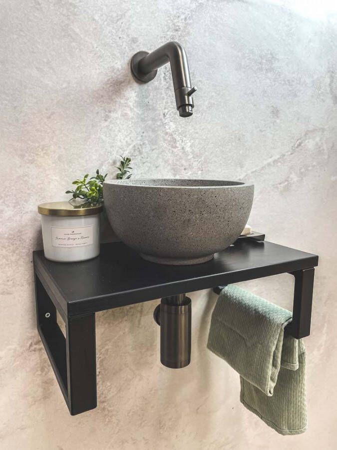 Saniclear Lovi fonteinset met grijze waskom en verouderd ijzeren kraan voor in het toilet
