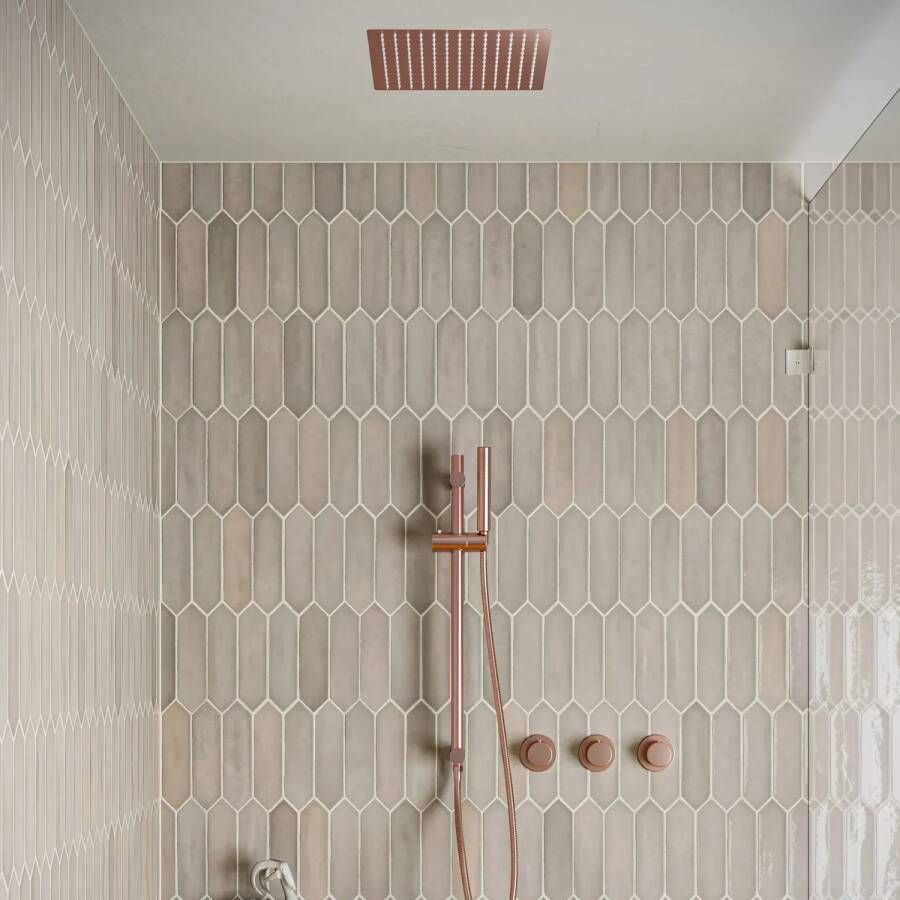 Saniclear Plus inbouw regendouche met inbouw douchekop 30x30cm glijstang en staafhanddouche geborsteld koper