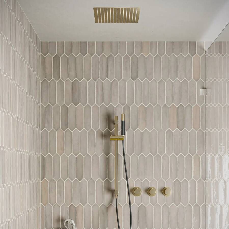 Saniclear Plus Pro inbouw regendouche met inbouw douchekop 30x30cm glijstang en staafhanddouche geborsteld messing mat goud