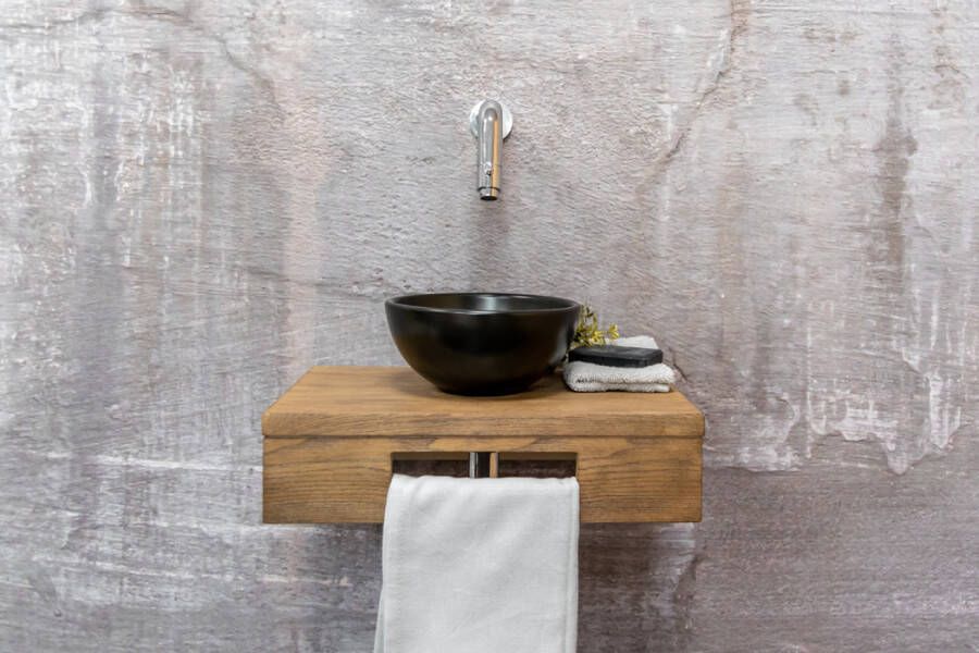 Saniclear Seba fonteinset met bruin eiken plank zwarte waskom en chromen kraan voor in het toilet