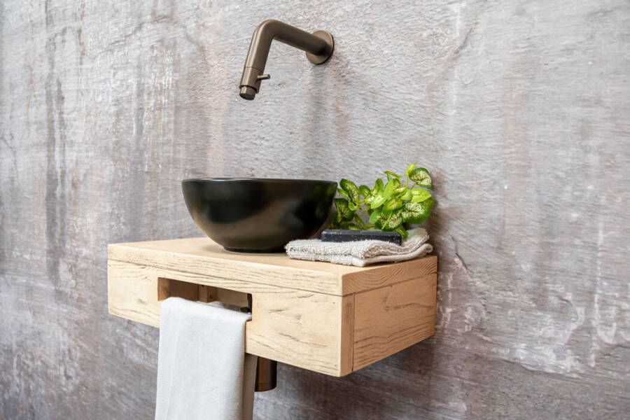 Saniclear Seba fonteinset met eiken plank zwarte waskom en kraan in verouderd messing voor in het toilet