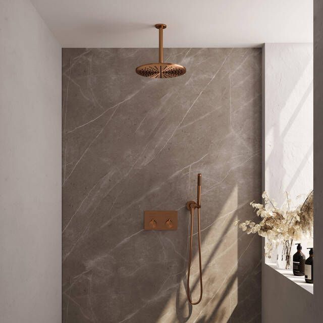 Brauer Copper Carving thermostatische inbouw regendouche met drukknoppen SET 54 met 30 cm douchekop en plafondarm en staaf handdouche en doucheslang en wandaansluitbocht koper geborsteld PVD